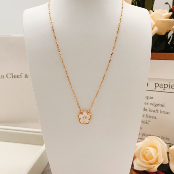 100% authentic Van Cleef & Arpels necklaces. - Picture 5 of 5